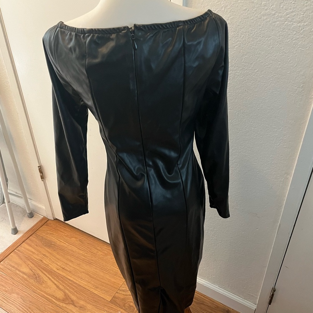 Vixen by Micheline Pitt Black Off-Shoulder Faux Leather Midi Dress - Picture 4 of 5